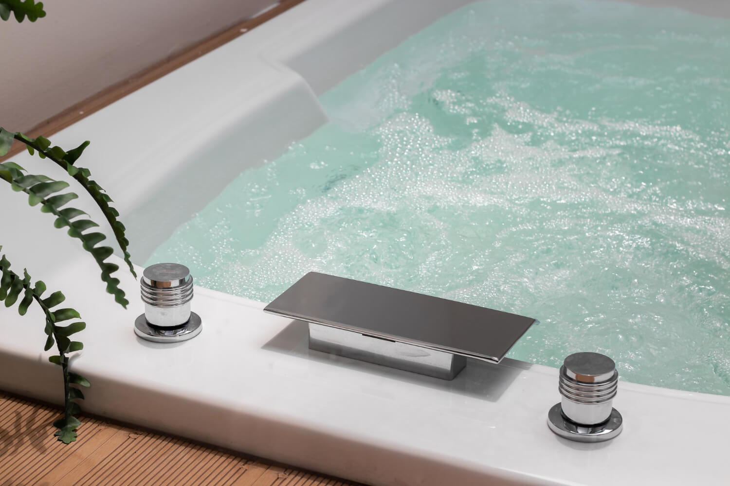מהפכה באמבטיה: כך תהפכו את הג'קוזי הישן לאמבטיה רגילה ומודרנית